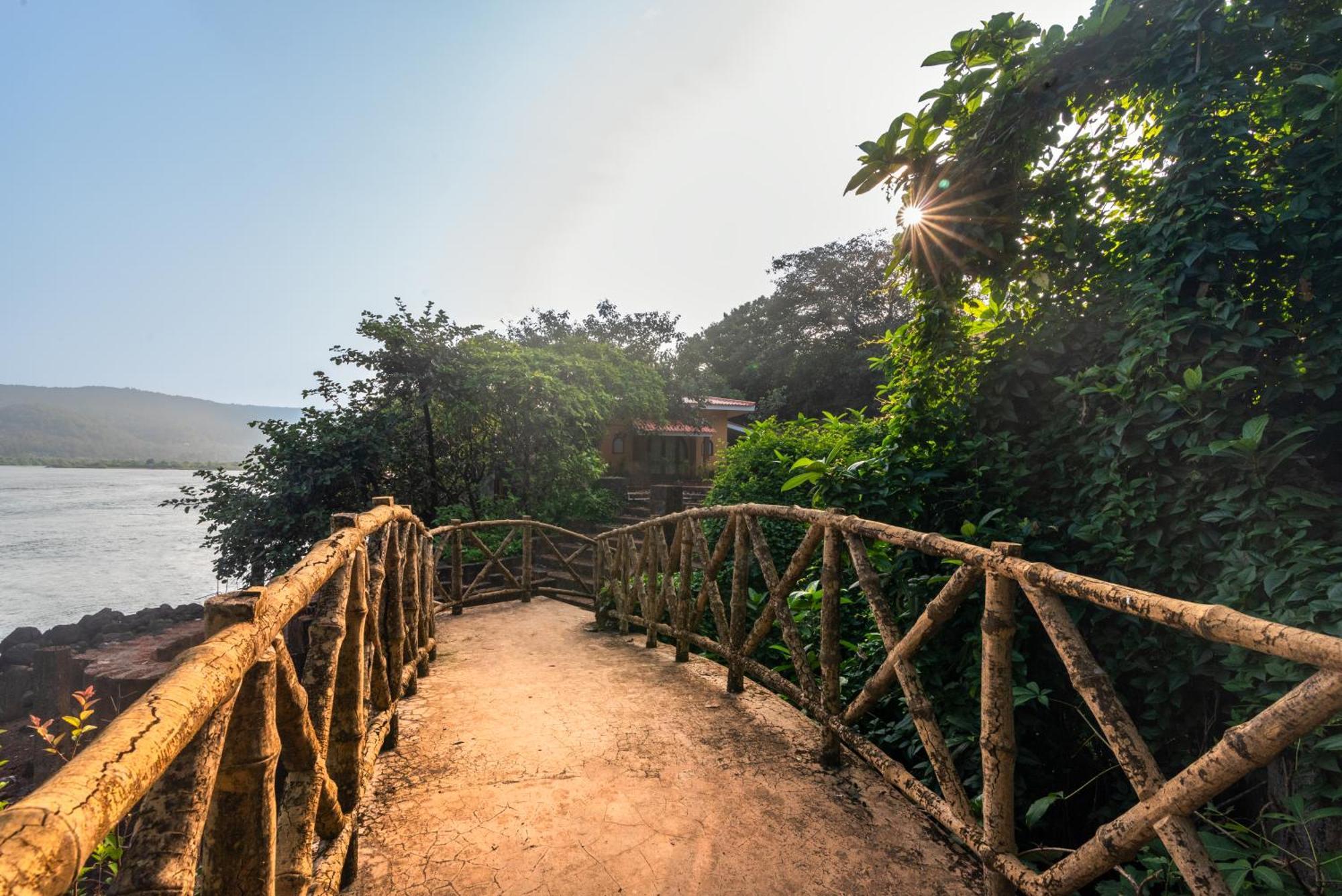 Saffronstays Athaang, Dapoli Ānjarle Exterior foto